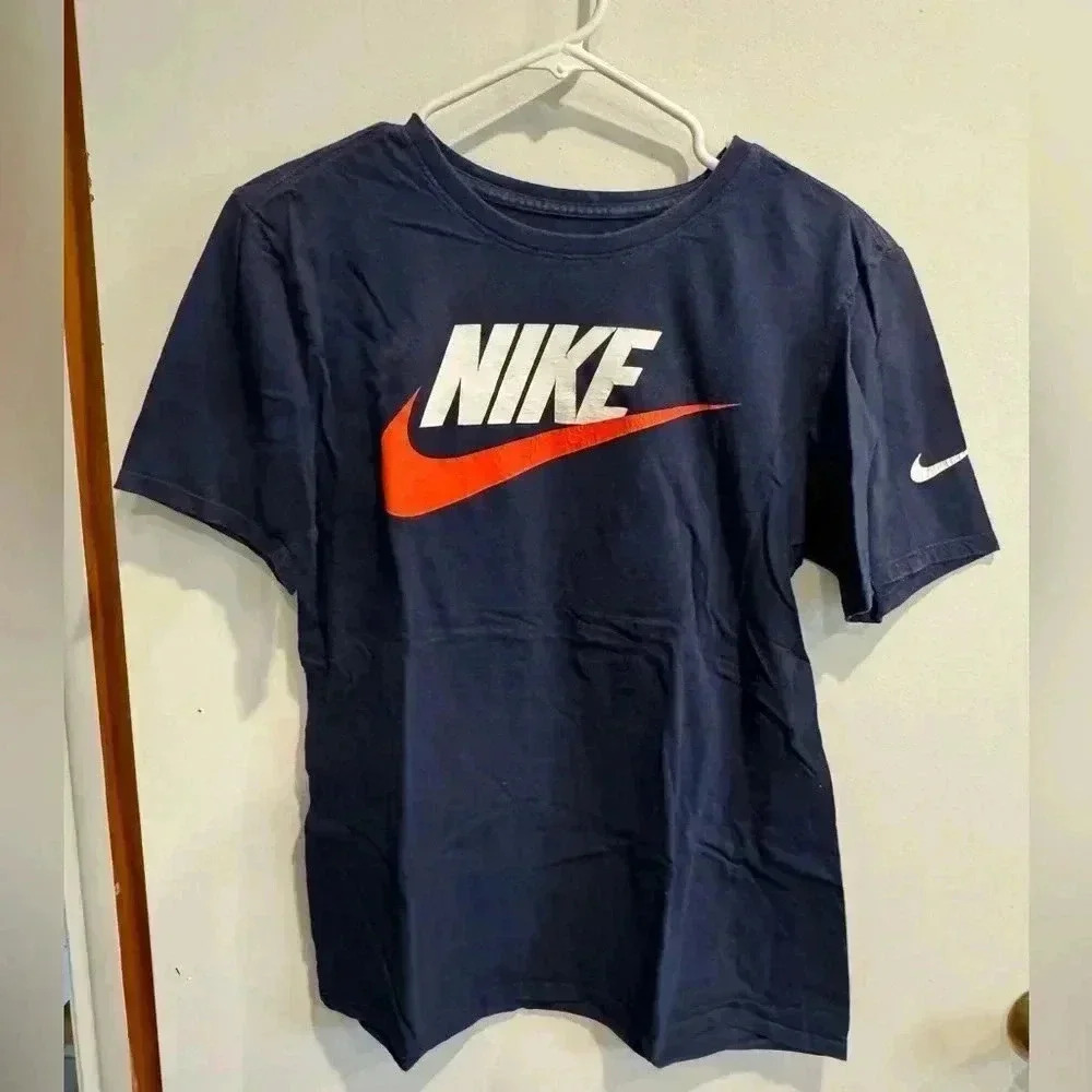 Nike Navy Blue T-Shirt - Small